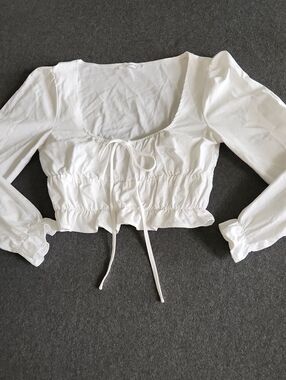 Girl and the Sun White Tie-Front Smocked Long-Sleeve Crop Top Womens Size M Boho